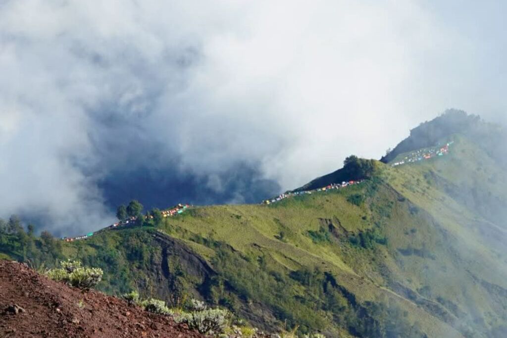 indonesia-restringe-acceso-al-monte-rinjani-por-riesgo-de-incendios