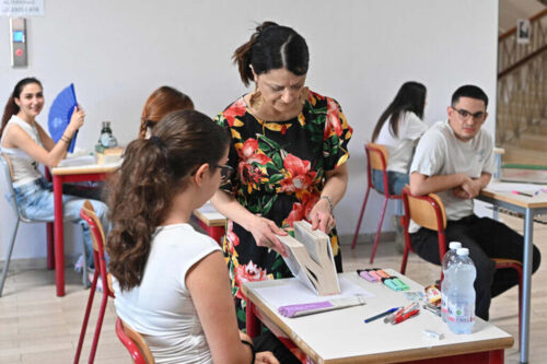 italia-supera-promedio-de-la-ocde-en-lectura-segun-evaluacion-pisa