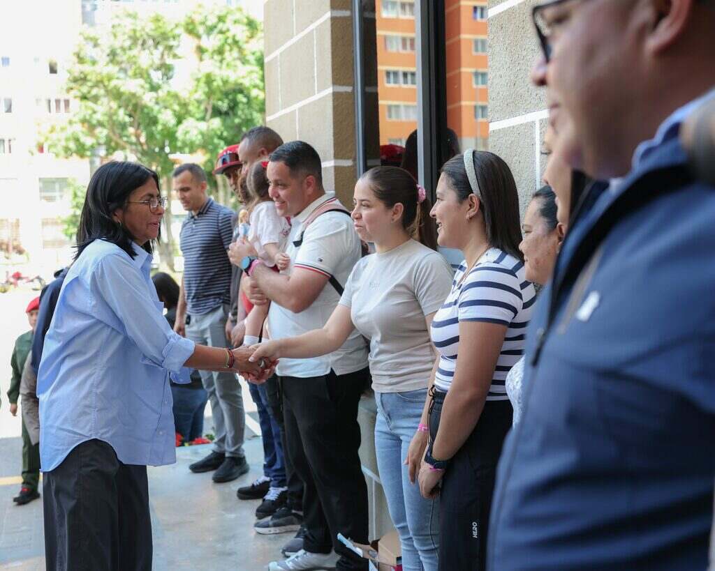 presidenta-encargada-de-venezuela-entrego-151-nuevas-viviendas