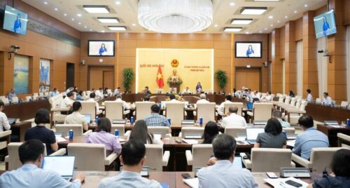 comision-permanente-del-parlamento-de-vietnam-evalua-cambios-en-leyes