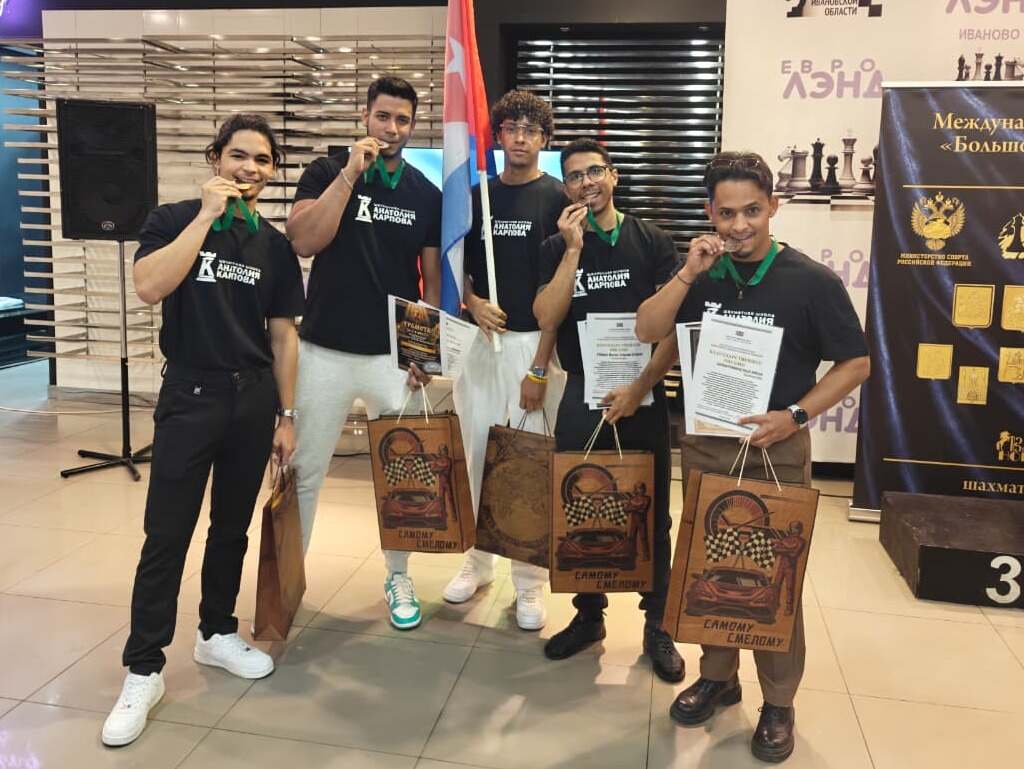 cubanos-se-alzan-con-el-tercer-lugar-en-torneo-de-ajedrez-en-rusia