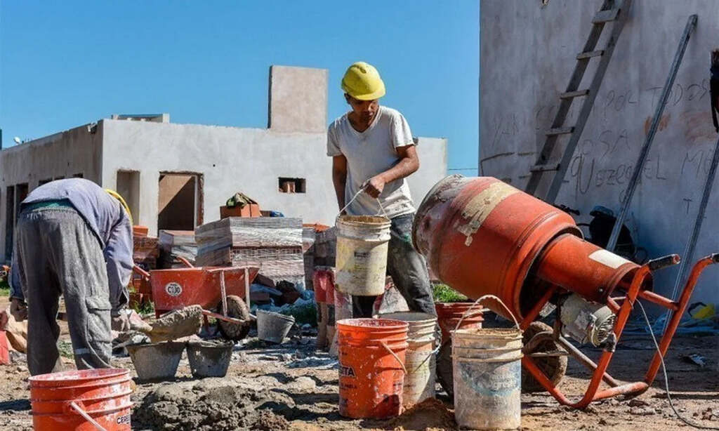 empleo-formal-privado-cayo-por-14to-mes-consecutivo-en-argentina