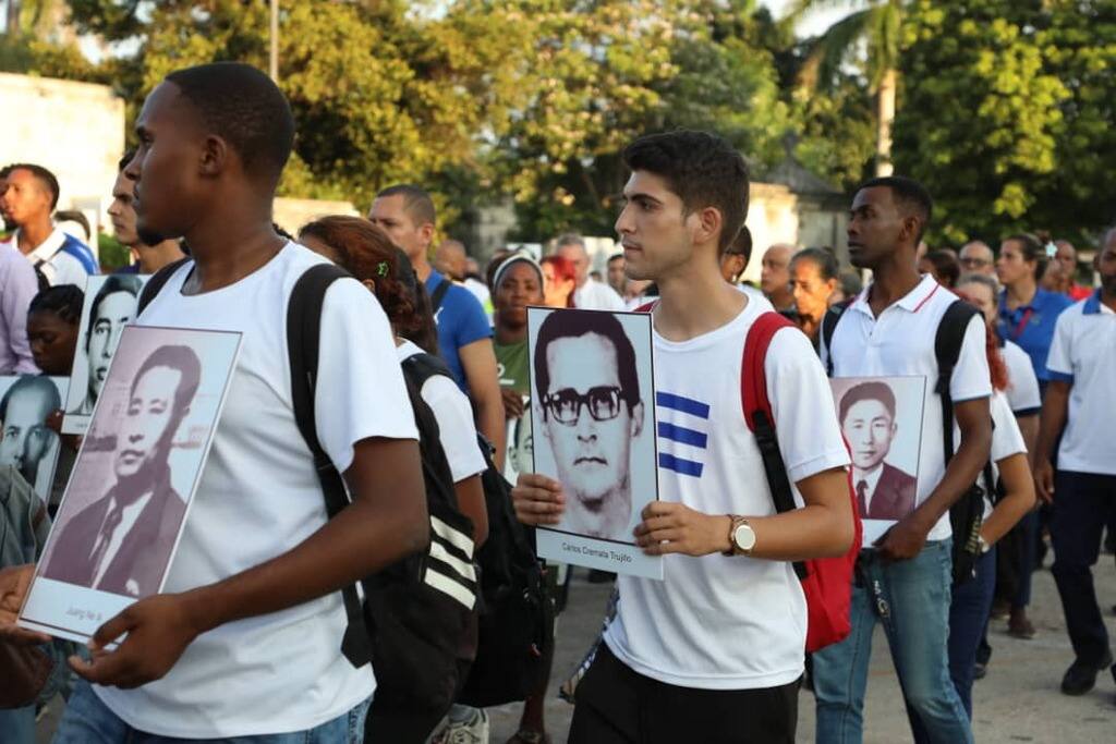 jovenes-protagonizaron-vigilia-en-homenaje-a-crimen-de-barbados