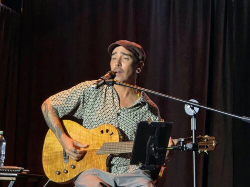 cantautor-adrian-berazain-dedica-concierto-en-panama-a-cultura-cubana
