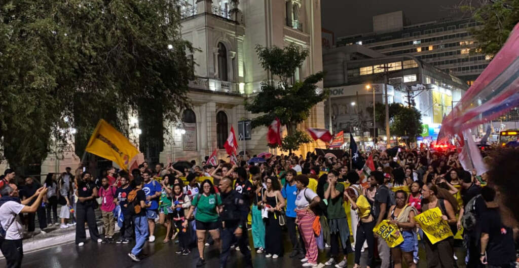 estudiantes-brasilenos-vuelven-a-las-calles-en-respaldo-a-lula