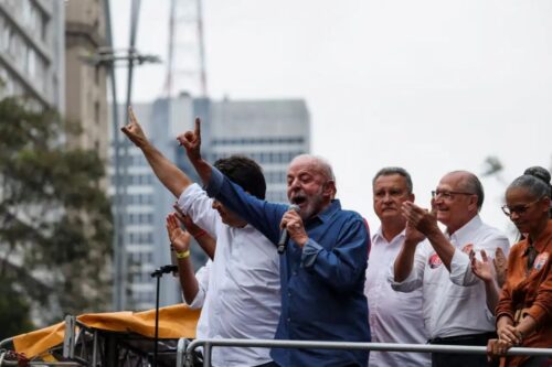 banda-estadounidense-the-strokes-apoya-reeleccion-de-lula-en-brasil