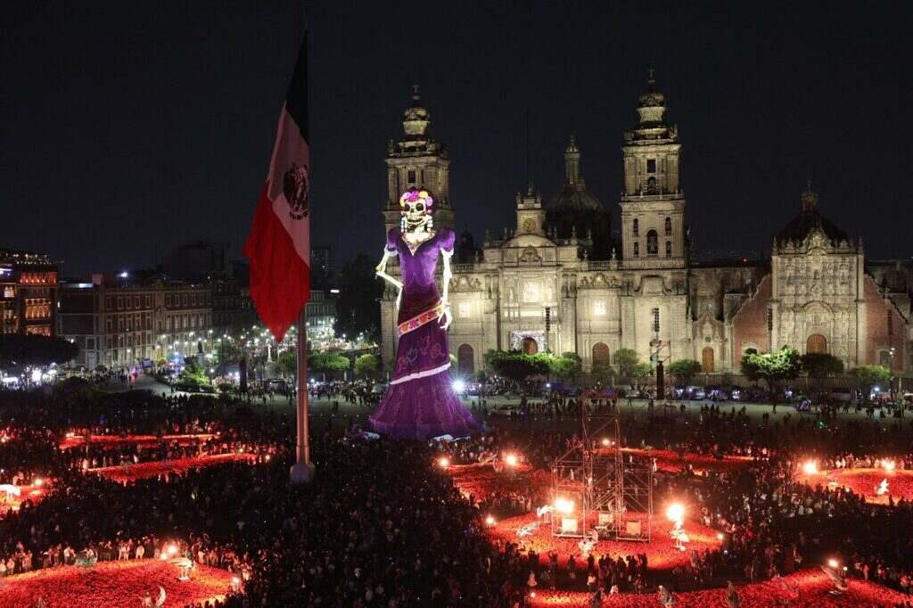 aplauden-catrina-monumental-y-record-guinness-a-capital-de-mexico