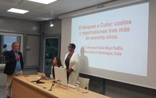 catedratica-cubana-dicta-conferencia-en-italia-sobre-el-bloqueo