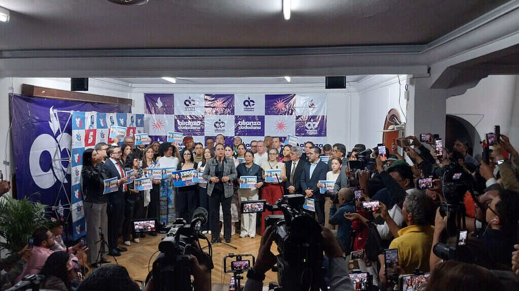 llaman-a-movilizaciones-en-ecuador-por-libertad-de-luisa-gonzalez