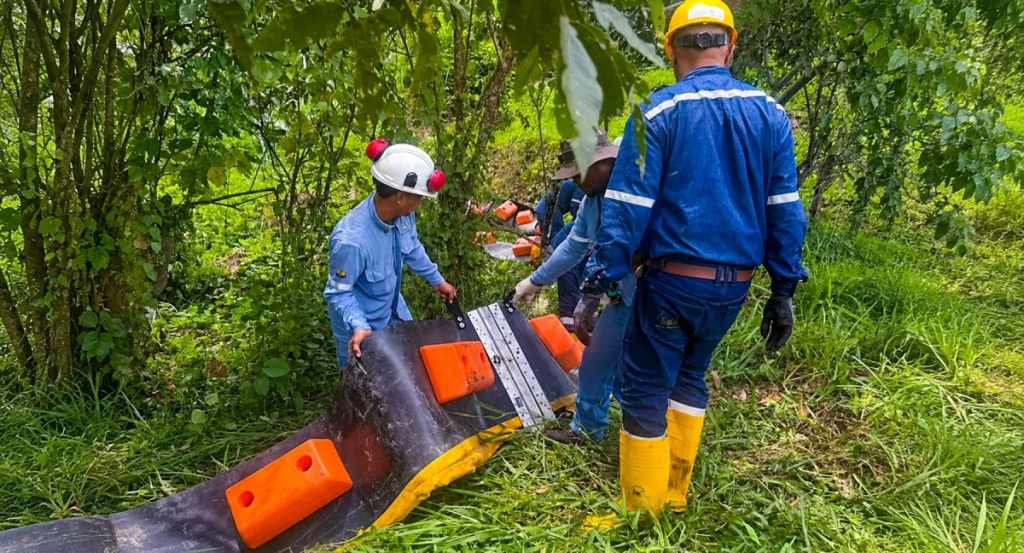 petroecuador-controla-fuga-de-crudo-en-provincia-de-esmeraldas