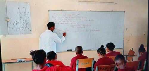 ninos-en-mekelle-region-etiope-de-tigray-regresan-a-las-aulas