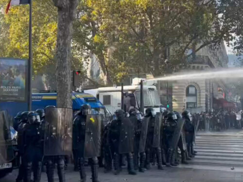 policia-retoma-operaciones-contra-protestas-en-paris-francia