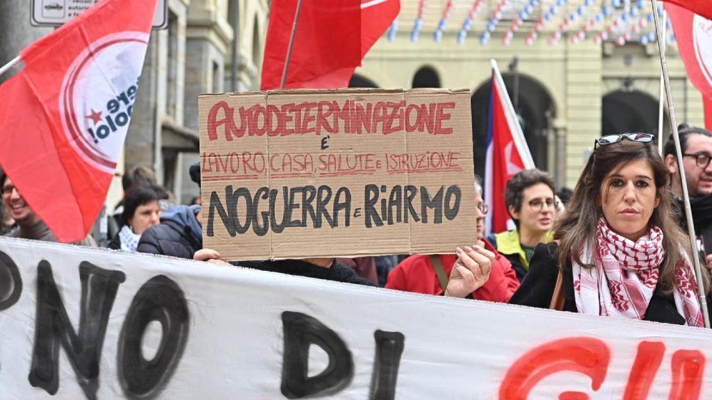italia-huelga-general-y-movilizaciones-en-mas-de-50-ciudades