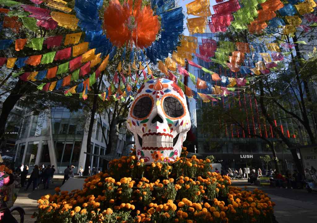 zocalo-de-capital-mexicana-exhibira-ofrenda-por-dia-de-muertos