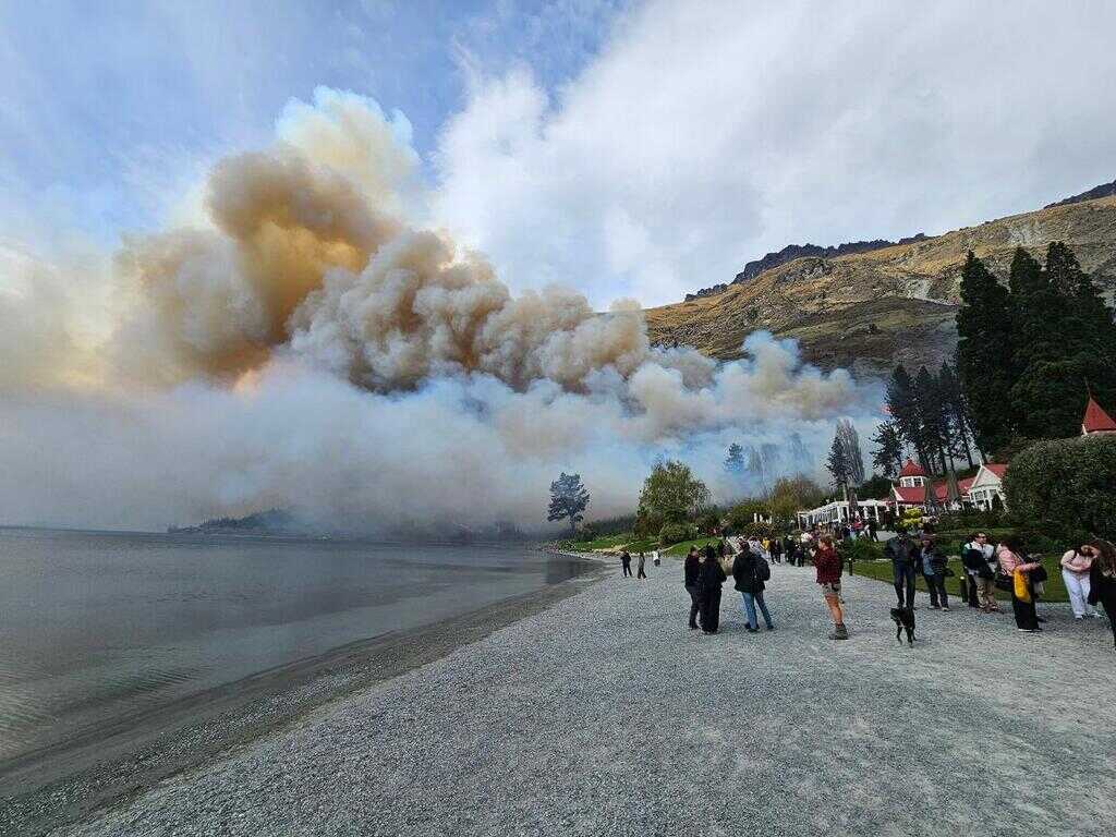 incendio-forestal-arrasa-mil-200-hectareas-en-sur-de-nueva-zelanda