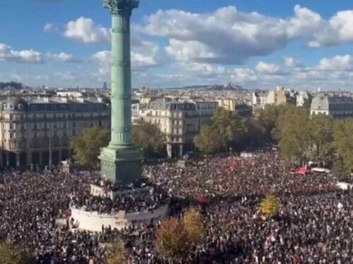 miles-de-estudiantes-en-protesta-en-centro-de-paris
