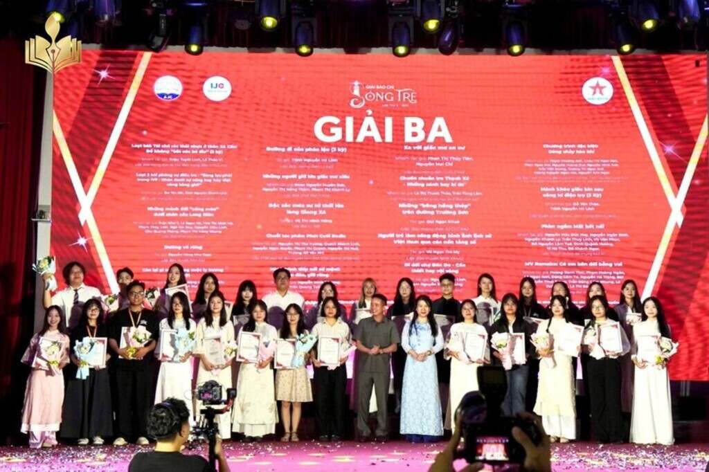 premios-de-periodismo-en-vietnam-estimularan-creatividad-en-jovenes