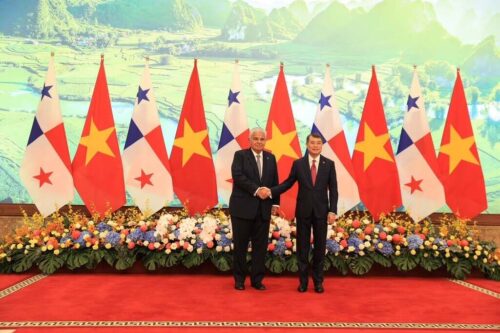 presidente-panameno-mantiene-contacto-con-lideres-vietnamitas