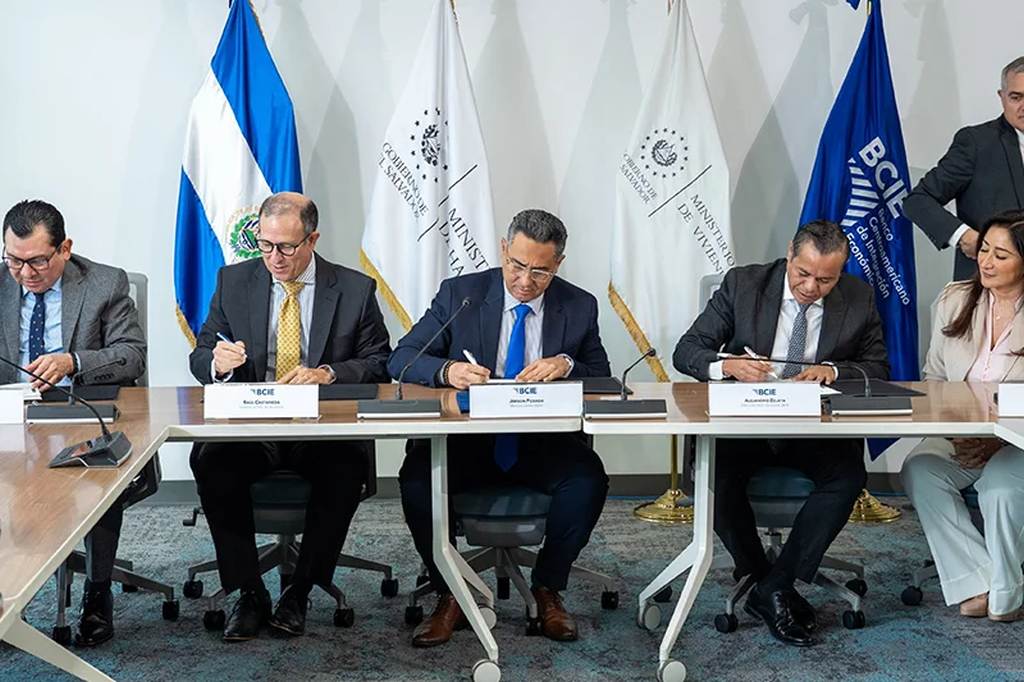el-salvador-extiende-con-bcie-financiamiento-destinado-a-la-vivienda