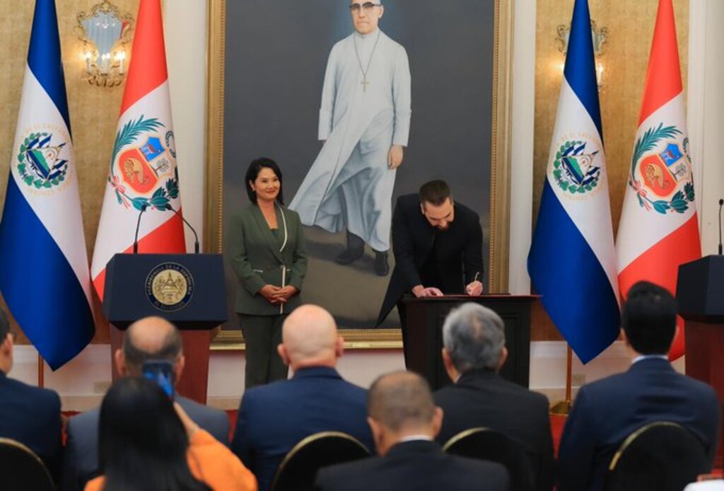el-salvador-y-peru-suscriben-acuerdos-para-fortalecer-cooperacion