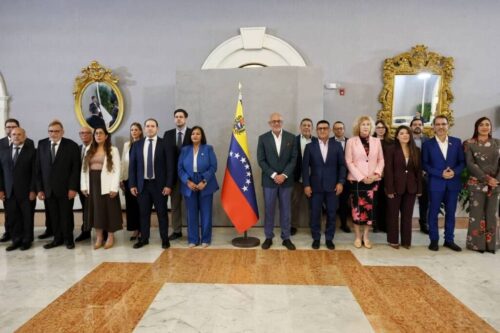 con-importantes-acuerdos-cerro-tercer-ciclo-de-dialogo-en-venezuela